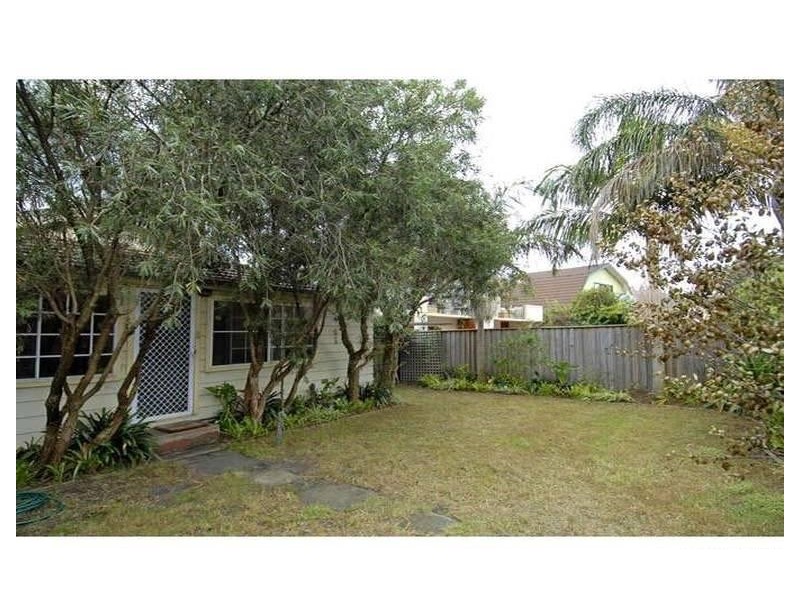 805 PITTWATER ROAD, Dee Why NSW 2099