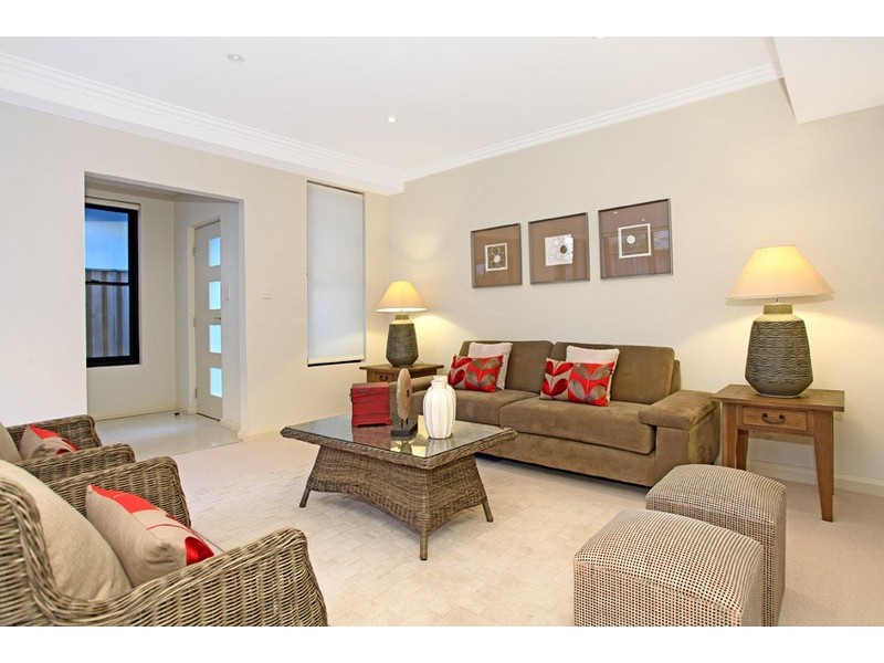 8/34-36 GOLF AVENUE, Mona Vale NSW 2103