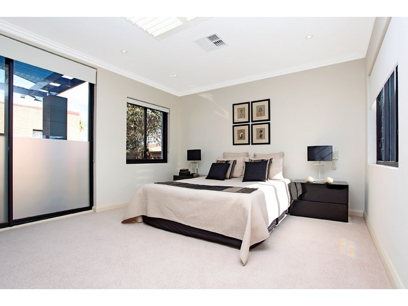8/34-36 GOLF AVENUE, Mona Vale NSW 2103