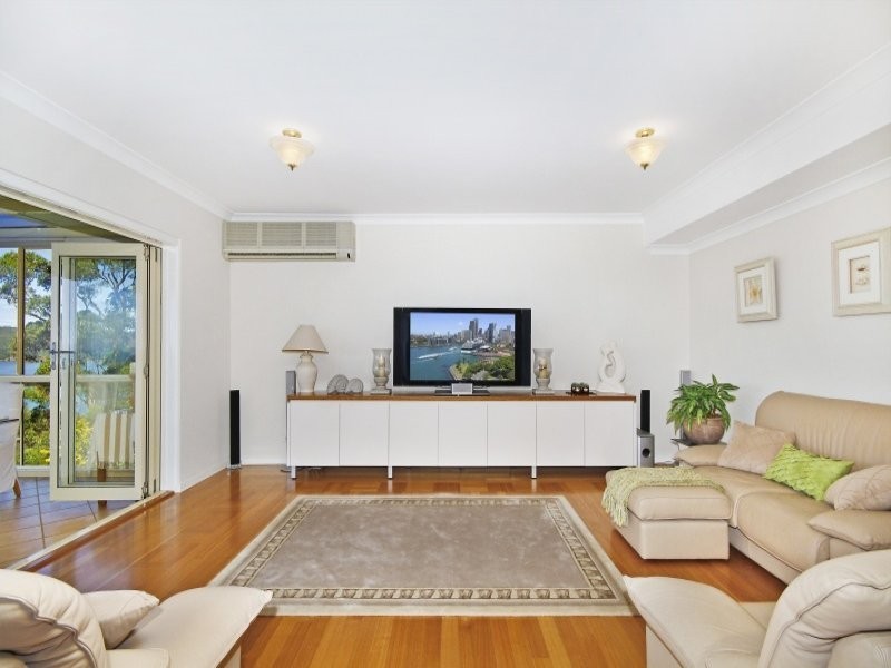 8 CAREFREE ROAD, North Narrabeen NSW 2101