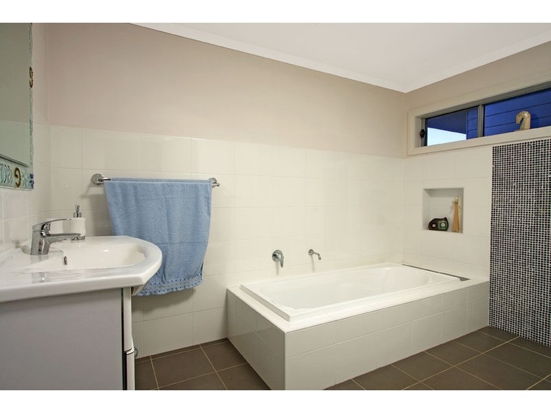 39 Carpenter Crescent, Warriewood NSW 2102