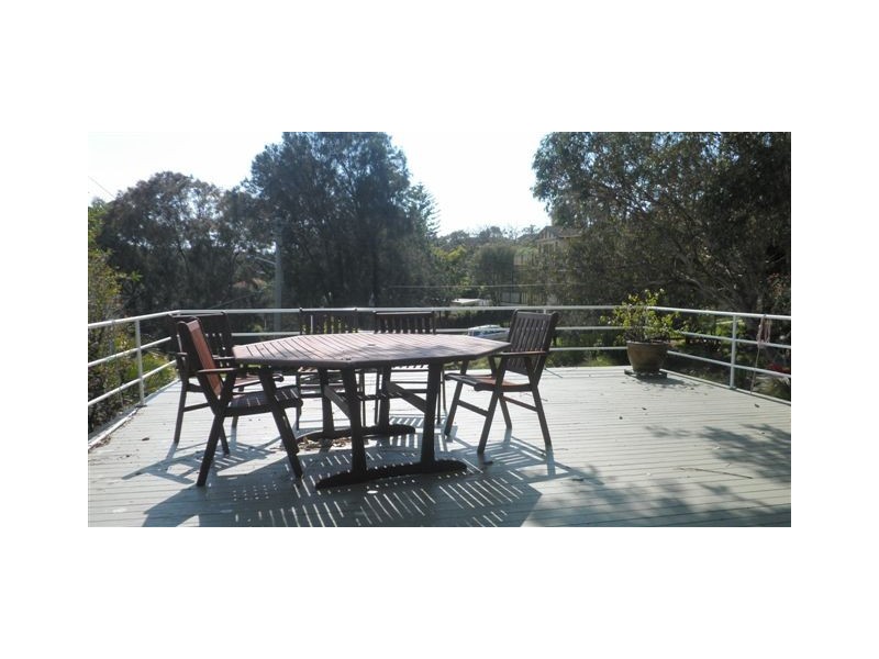 6 HAREWOOD PLACE, Warriewood NSW 2102