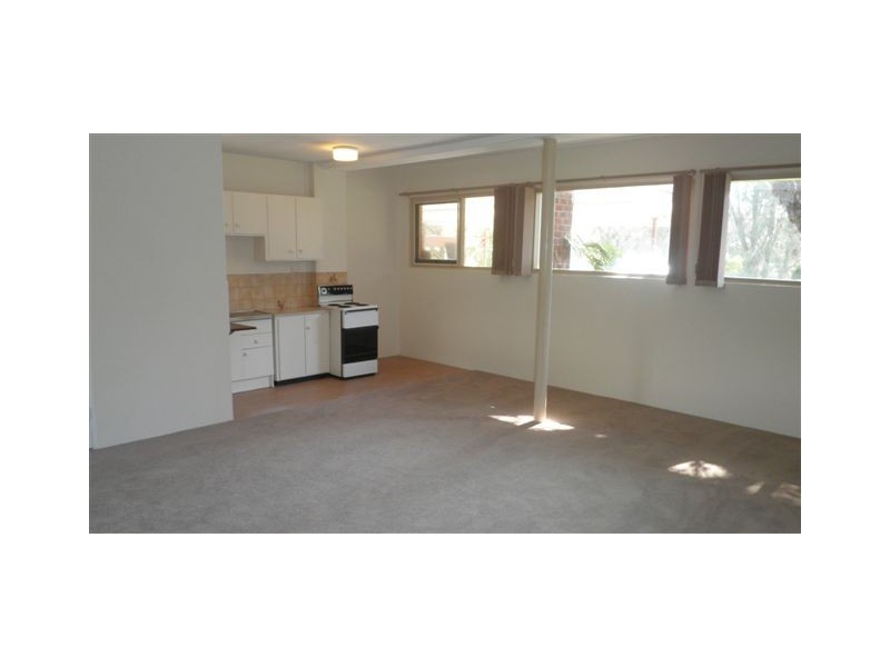 6 HAREWOOD PLACE, Warriewood NSW 2102