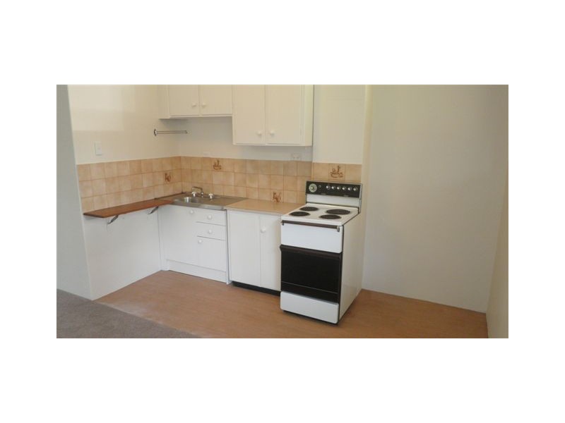 6 HAREWOOD PLACE, Warriewood NSW 2102