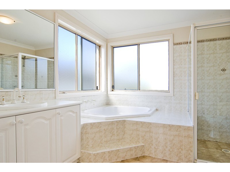 10 Valley View Circuit, Warriewood NSW 2102