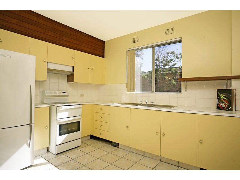 2/70 Oaks Avenue, Dee Why NSW 2099