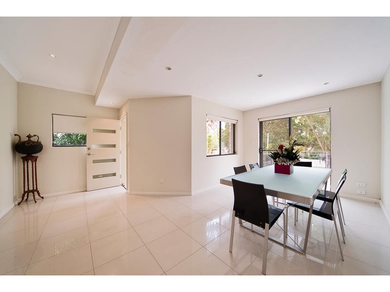 8 and 8A The Crescent, North Narrabeen NSW 2101