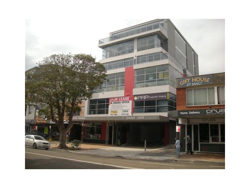 7 OAKS AVENUE, Dee Why NSW 2099