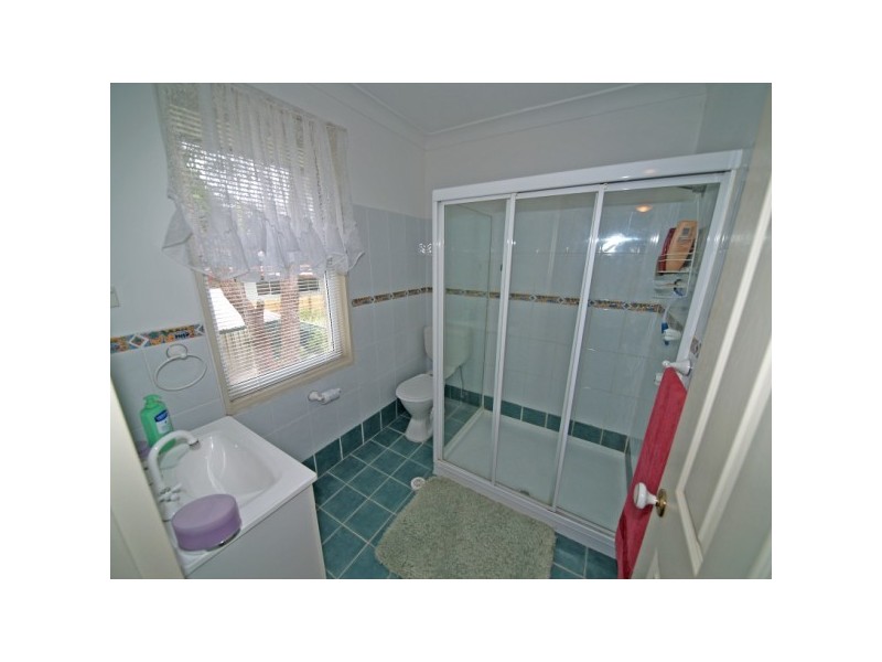 1A Turner Cres, Blue Haven NSW 2262