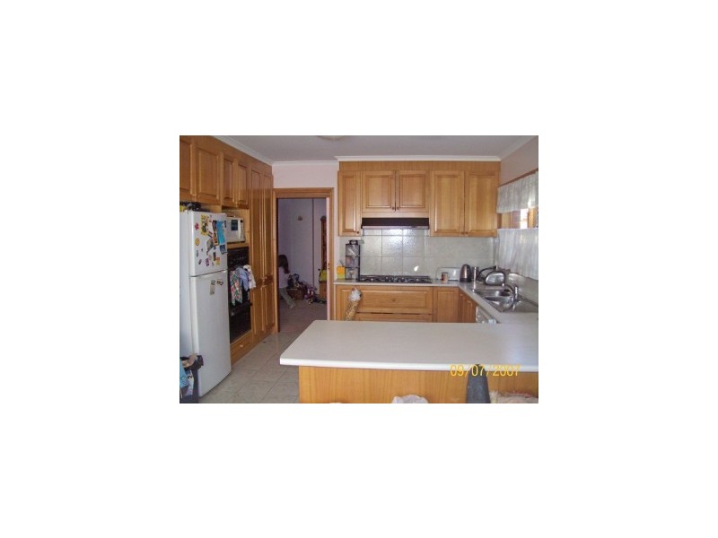 42 Timmothy Drive, Wantirna South VIC 3152