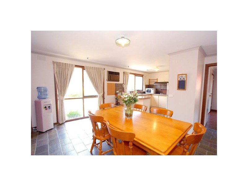 9 Mara Close, Wantirna South VIC 3152