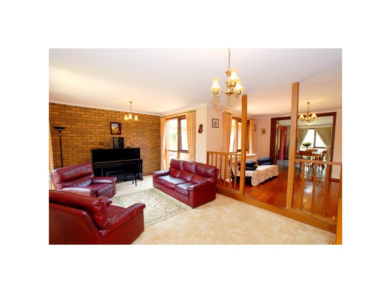 9 Mara Close, Wantirna South VIC 3152