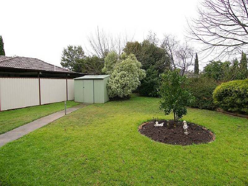 37 Blindcreek Lane, Wantirna South VIC 3152