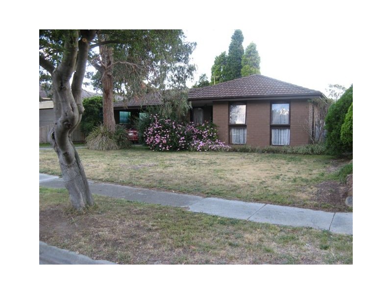16 Cloverlea Drive, Wantirna VIC 3152