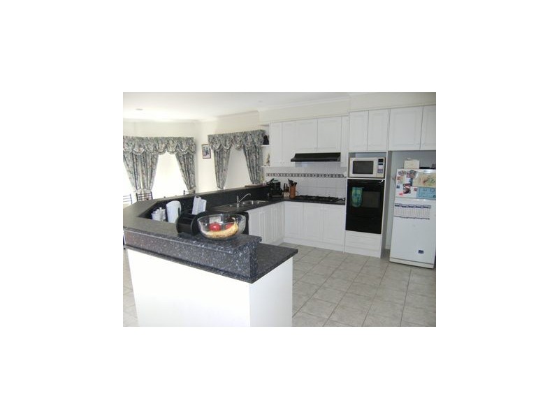 2 Colonial Court, Wantirna VIC 3152