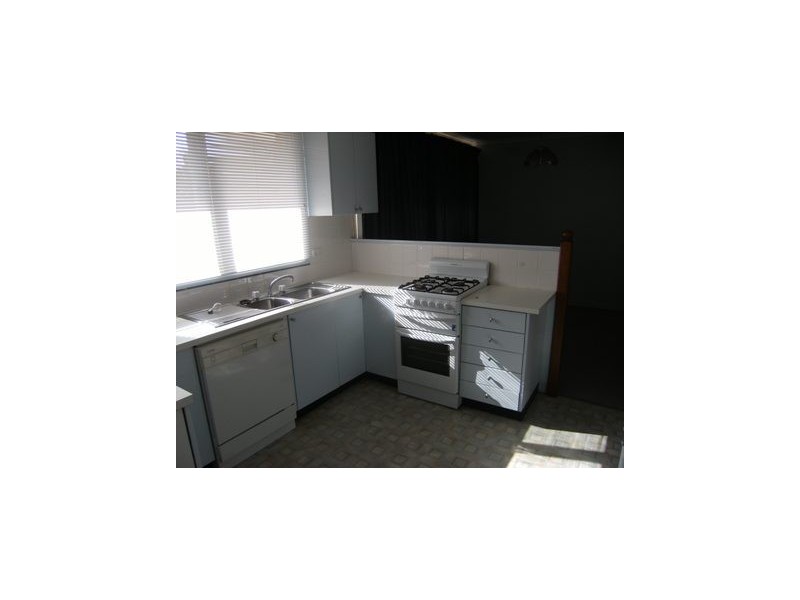 2 Kent Street, Knoxfield VIC 3180