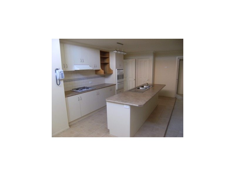 30 Mosman Close, Wantirna South VIC 3152
