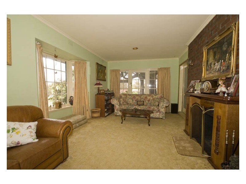 1 Coolomon Close, Wantirna South VIC 3152