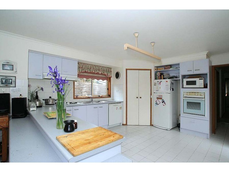 3 Wildwood Close, Knoxfield VIC 3180