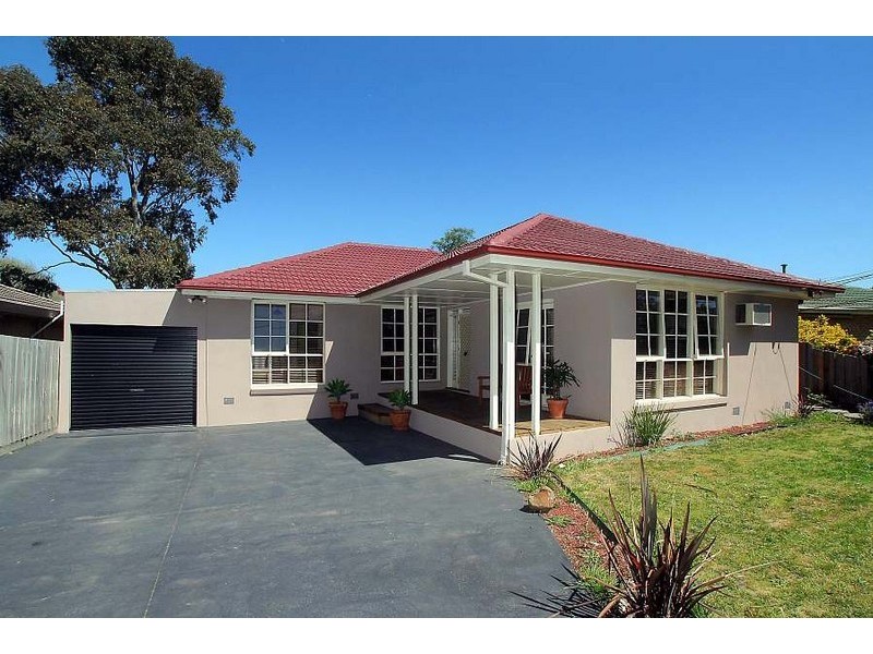 17 McCrae Close, Scoresby VIC 3179