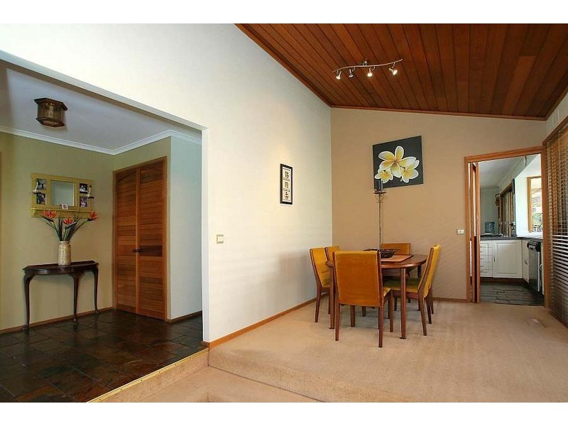 13 Hawksburn Crescent, Wantirna South VIC 3152