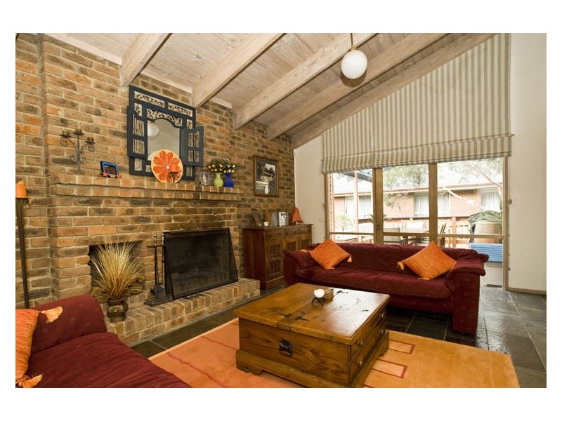 15 Haideh Place, Wantirna South VIC 3152