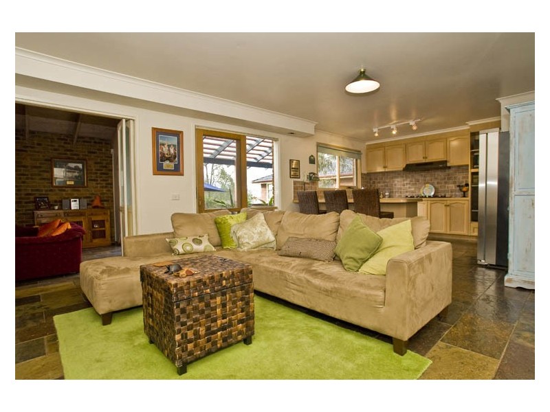 15 Haideh Place, Wantirna South VIC 3152