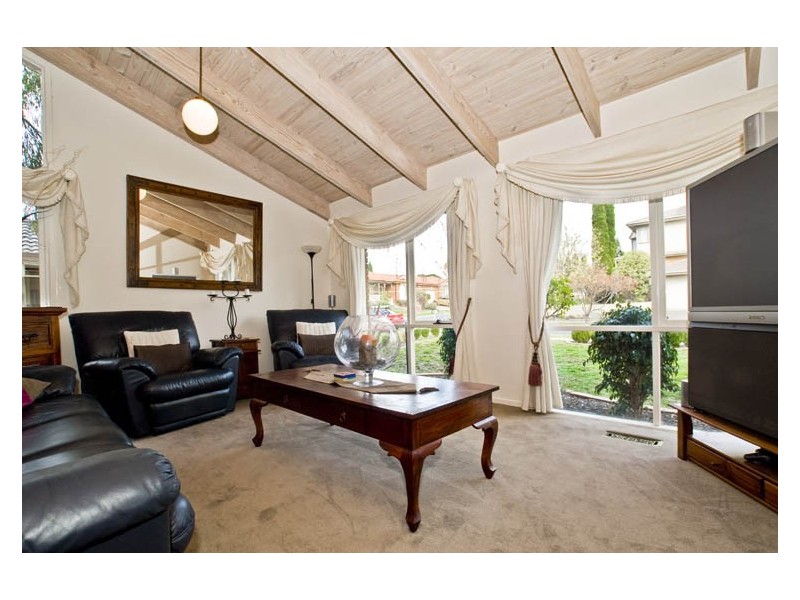 15 Haideh Place, Wantirna South VIC 3152