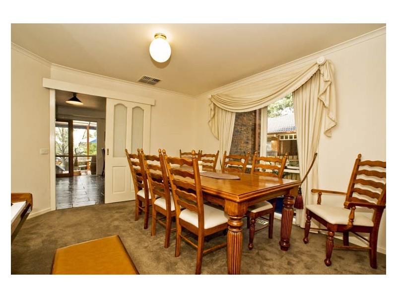 15 Haideh Place, Wantirna South VIC 3152