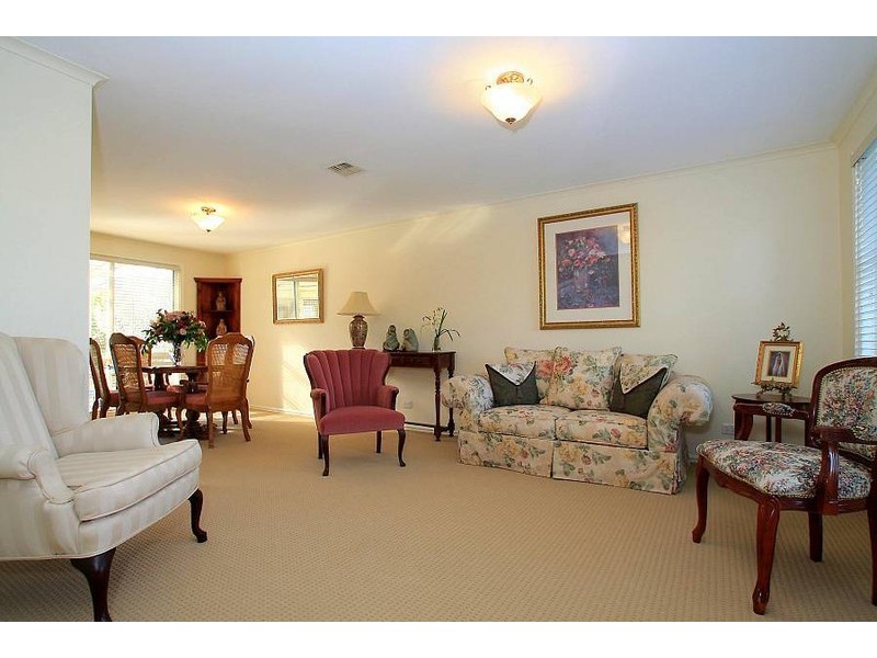 8 Kings Court, Wantirna South VIC 3152