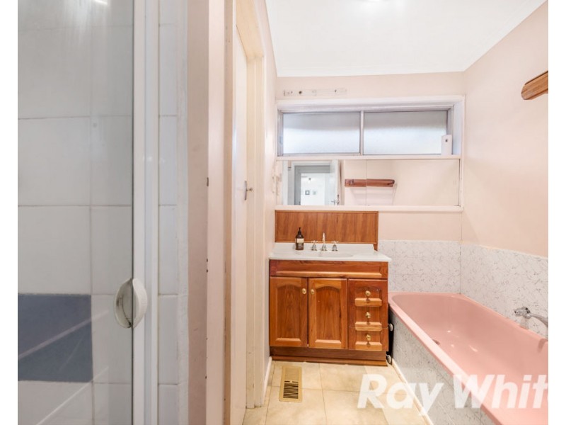 42 Lynn Drive, Ferntree Gully VIC 3156