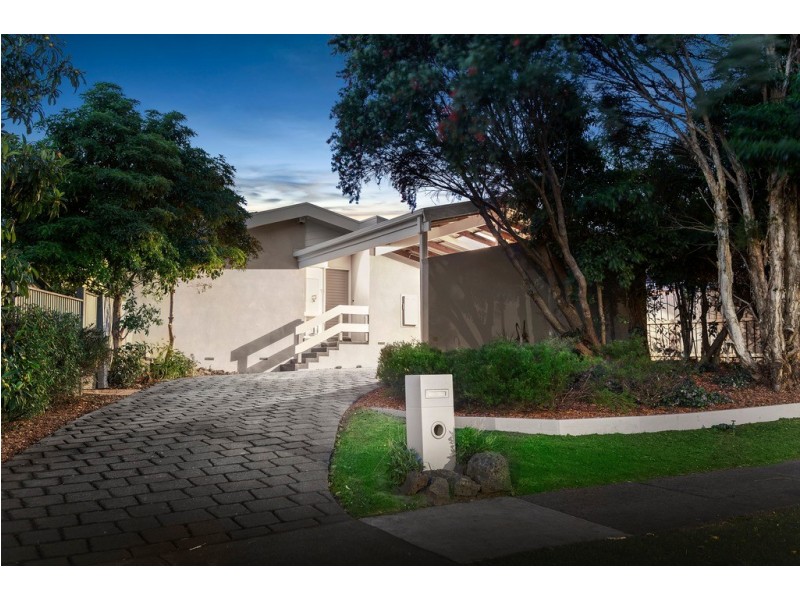 42 Merryn Grove, Wantirna South VIC 3152