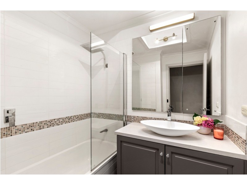 42 Merryn Grove, Wantirna South VIC 3152