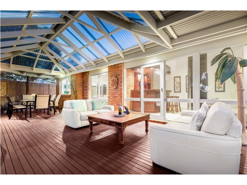 42 Merryn Grove, Wantirna South VIC 3152