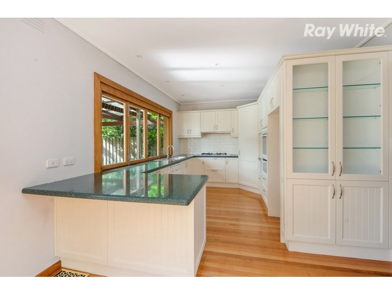 10 Kubis Crescent, Dingley Village VIC 3172