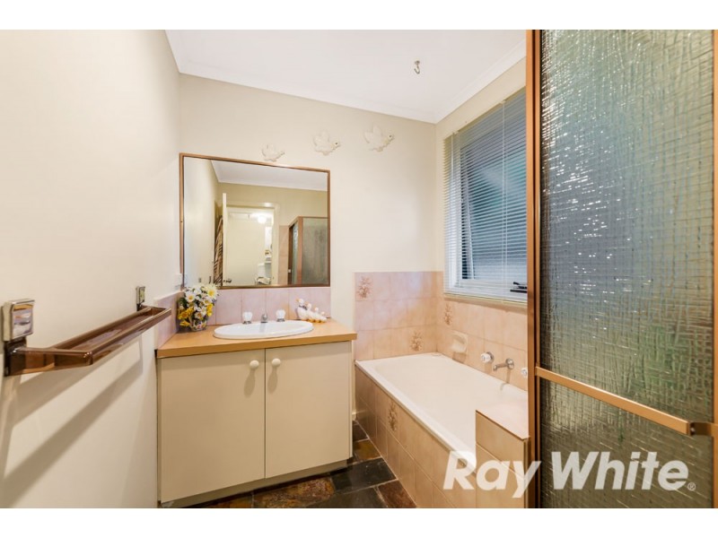 11 Endeavour Place, Wantirna South VIC 3152