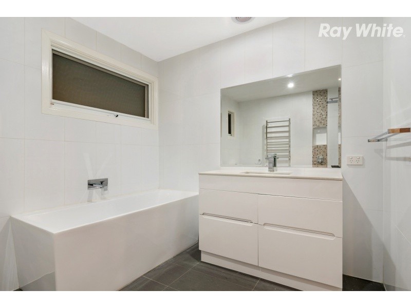 10 Canterbury Court, Bayswater North VIC 3153