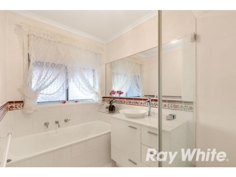 4 Westburn Grove, Scoresby VIC 3179