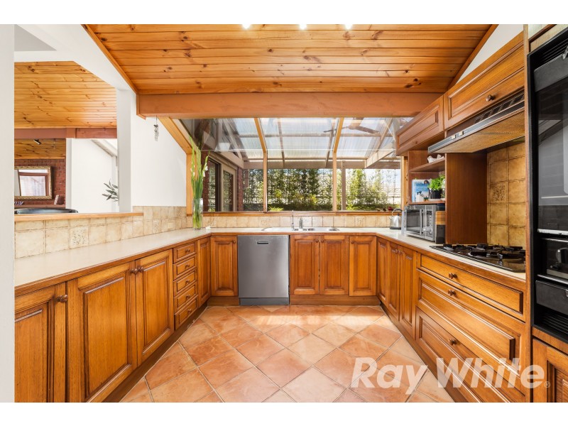 8 Aspen Close, Wantirna South VIC 3152