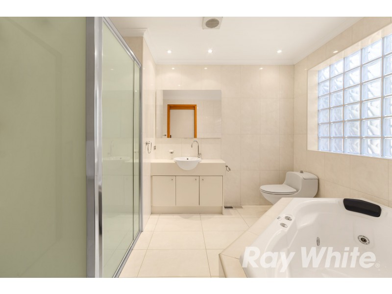 8 Aspen Close, Wantirna South VIC 3152