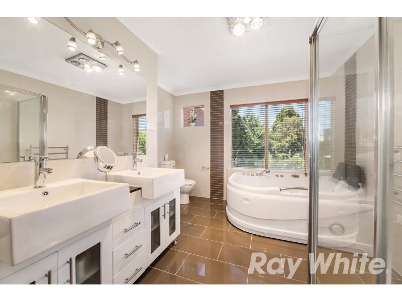 16 Ravenscourt Close, Rowville VIC 3178