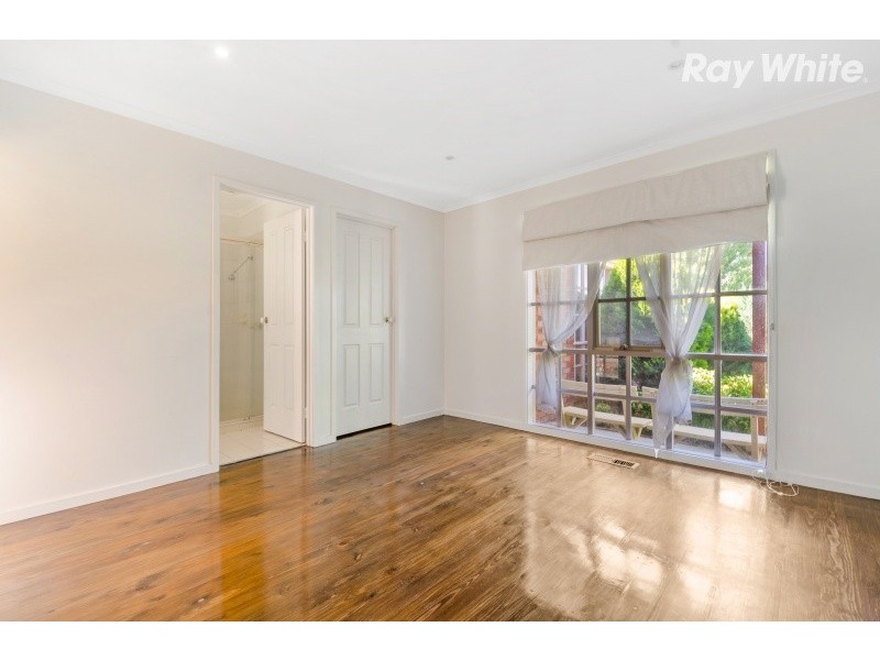 17 Peartree Place, Knoxfield VIC 3180