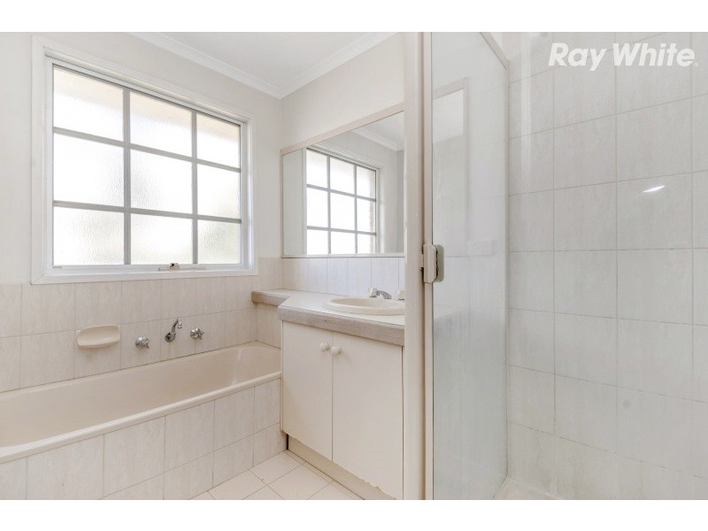 17 Peartree Place, Knoxfield VIC 3180