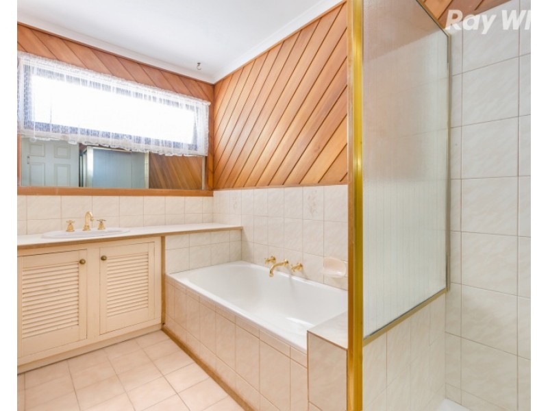 61 Chartwell Drive, Wantirna VIC 3152