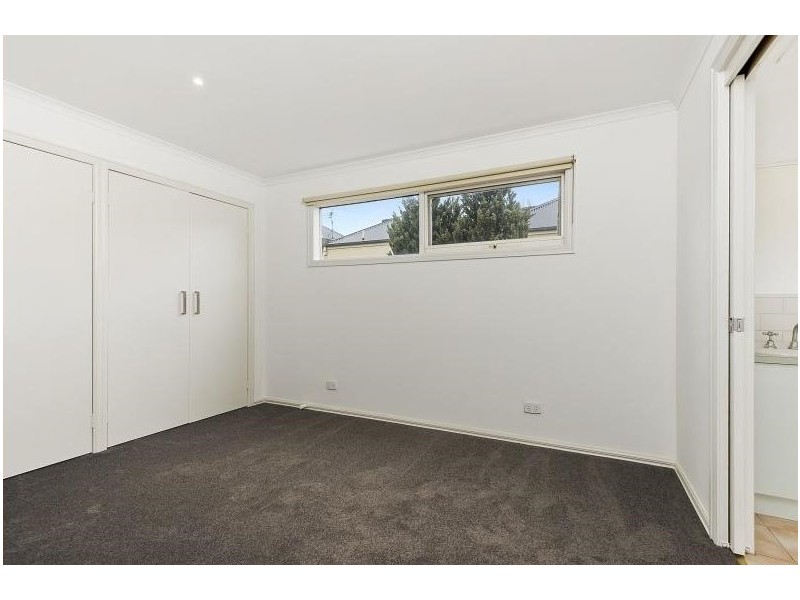 10 Birch Lane, Kensington VIC 3031