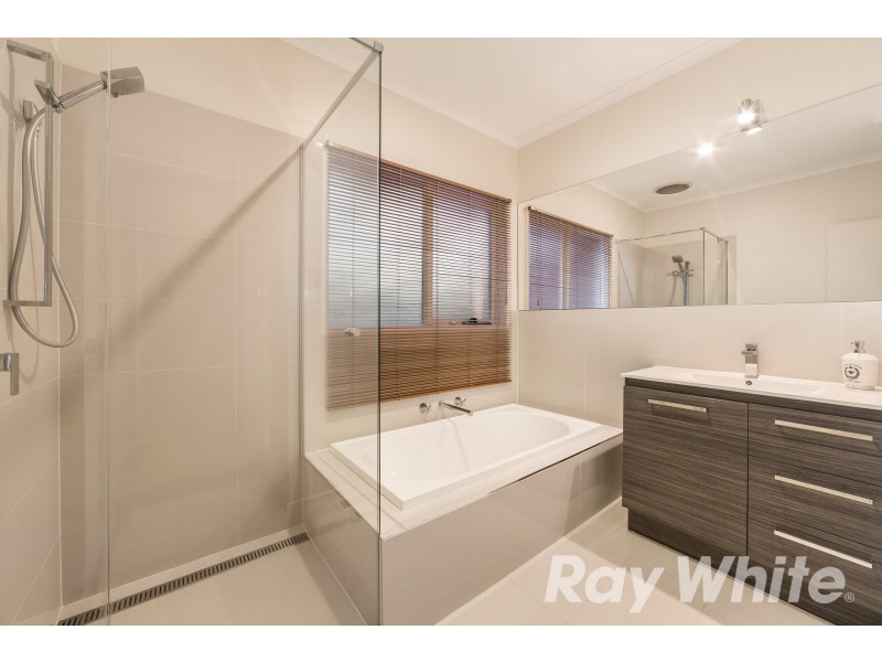 28 Chappell Drive, Wantirna South VIC 3152