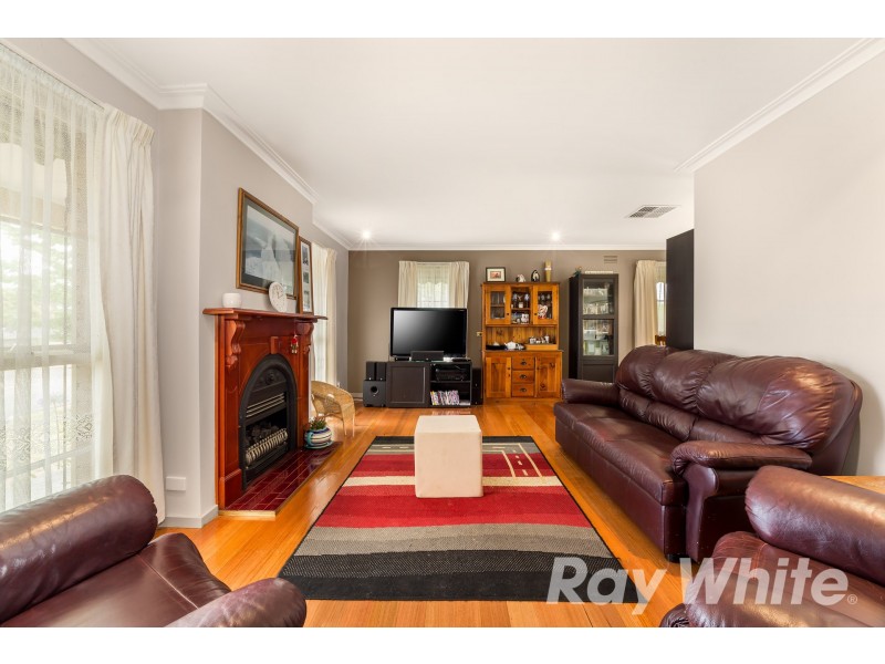 1 Cheviot Close, Wantirna VIC 3152