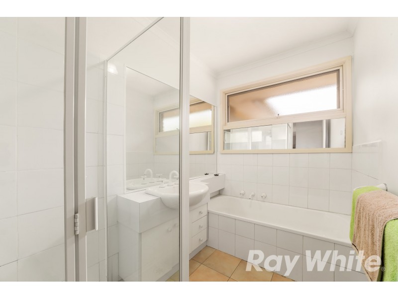 1 Cheviot Close, Wantirna VIC 3152