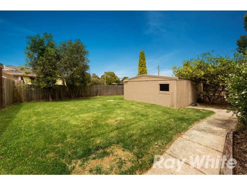 1 Cheviot Close, Wantirna VIC 3152