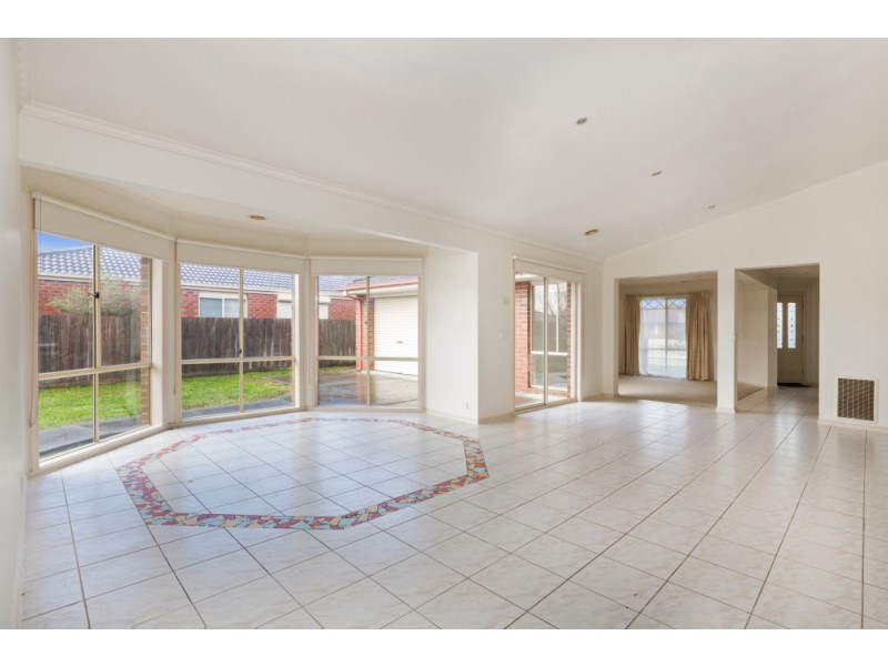 10 Brindalee Place, Cranbourne East VIC 3977